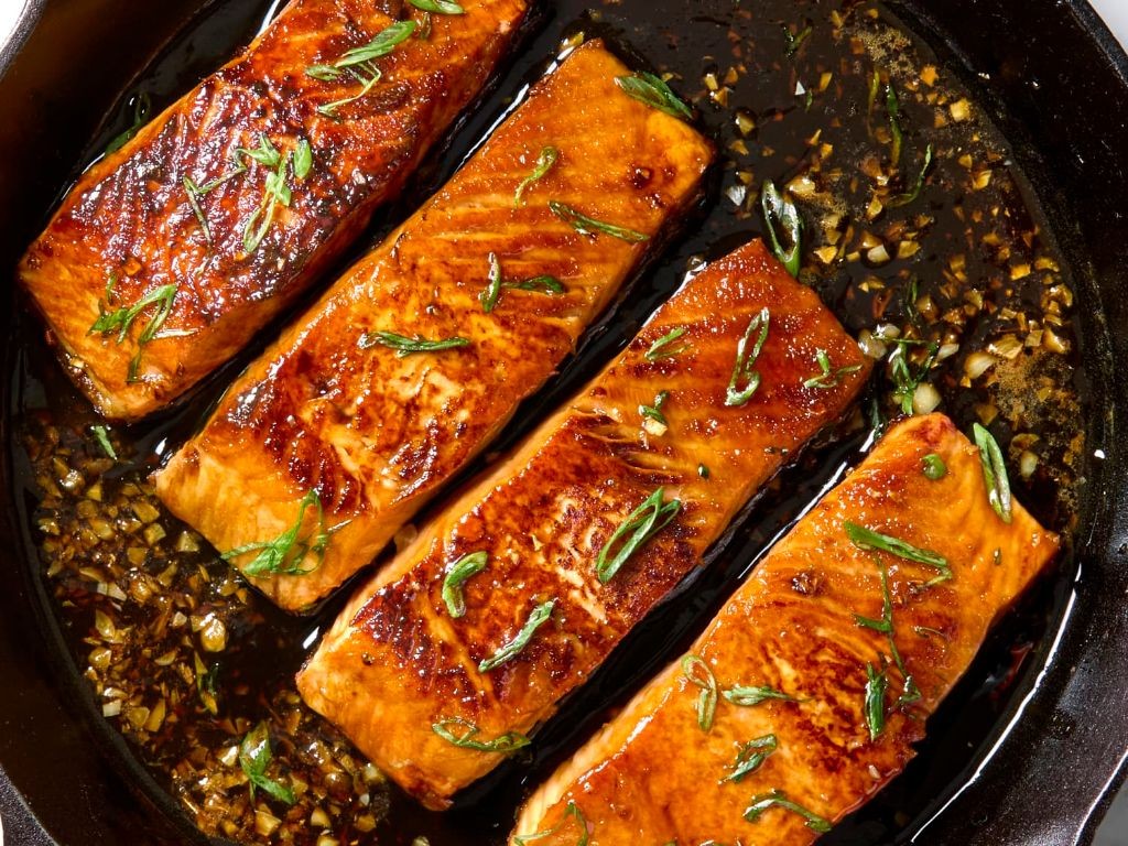 10 Ingredient Honey Garlic Salmon