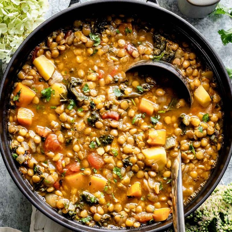 10 Ingredient Vegetarian Lentil Soup