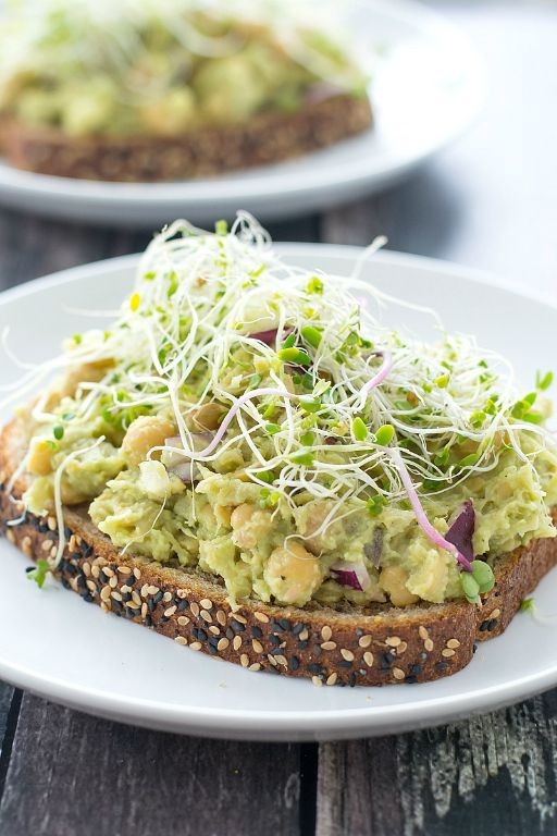 Alfalfa Sprouts and Chickpea Salad