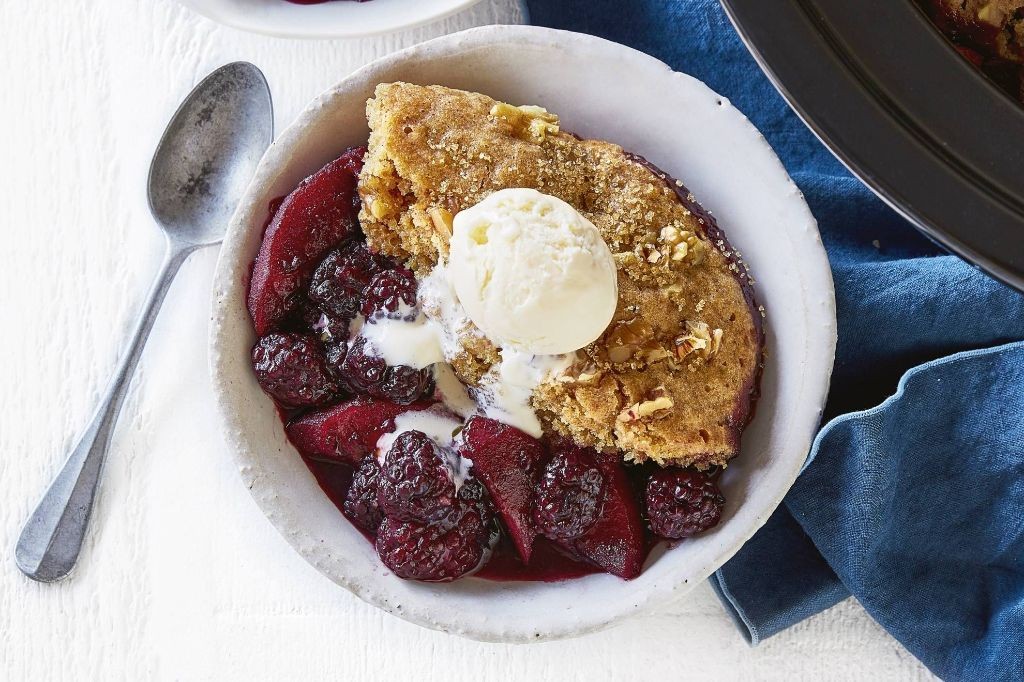 Apple Berry Cobbler with Blackberries