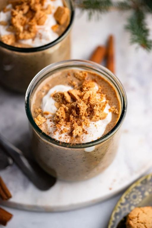 Apple Gingerbread Overnight Oats