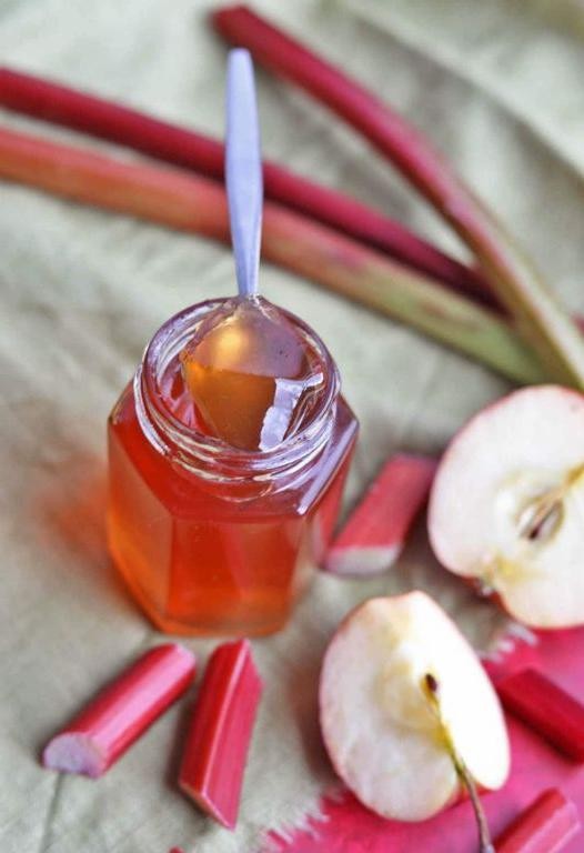 Apple Rhubarb Jelly with Cider
