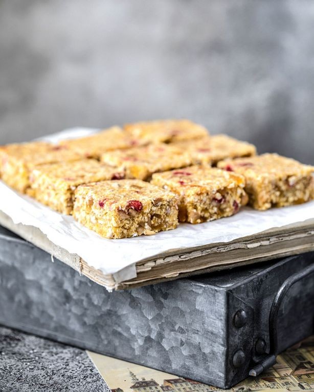 Apricot and Coconut Granola Bars