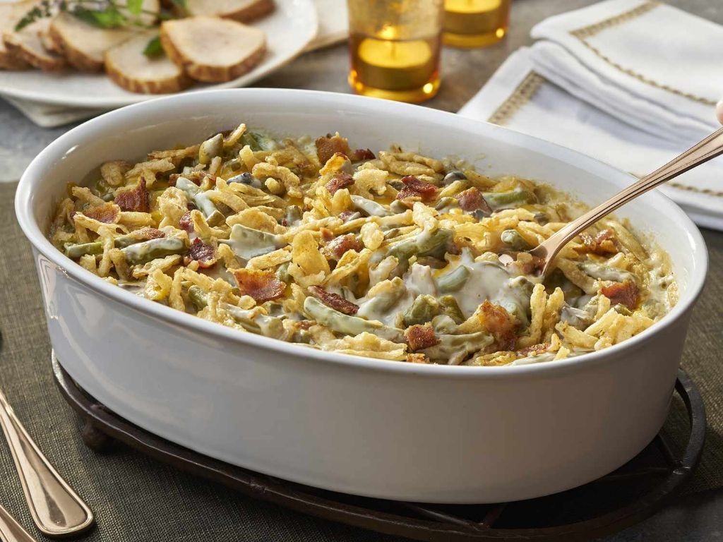 Bacon and Cheddar Green Bean Skillet