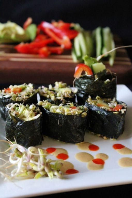 Bean Sprout and Avocado Sushi Rolls