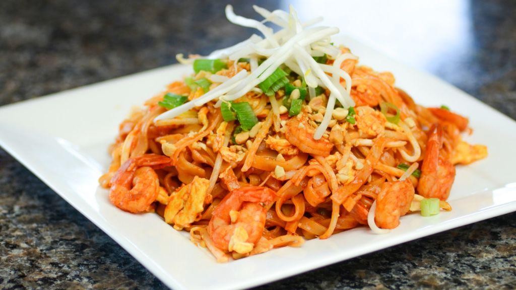 Bean Sprout and Shrimp Pad Thai
