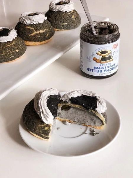 Black Sesame Cream Puffs