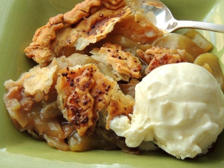 Bourbon Apple Cobbler