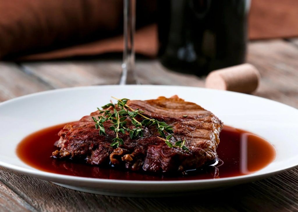 Braised Eye of Round Steak with Red Wine Sauce