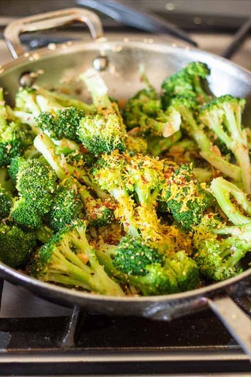 Broccoli and Almond Stir-Fry with Ginger