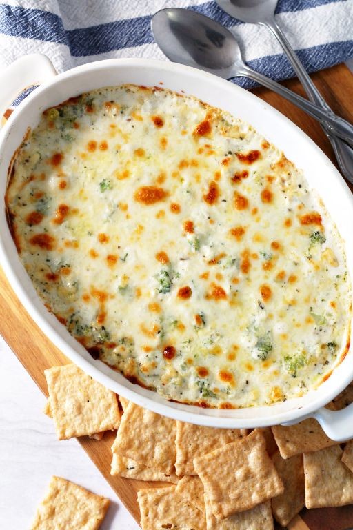 Broccoli and Cheddar White Pizza Dip