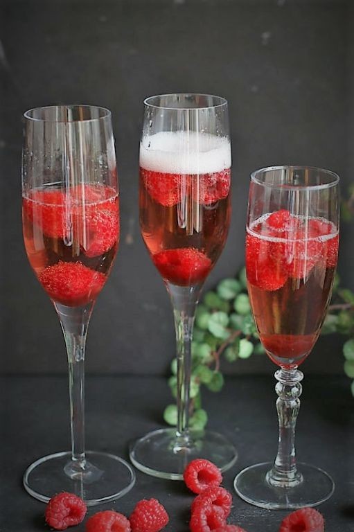 Bubbly Raspberry Champagne Punch
