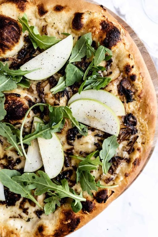 Caramelized Onion and Gruyere White Pizza Dip