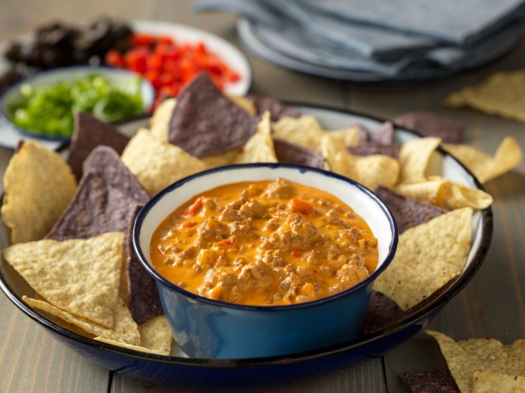 Cheesy Beef and Salsa Tortilla Chip Dip
