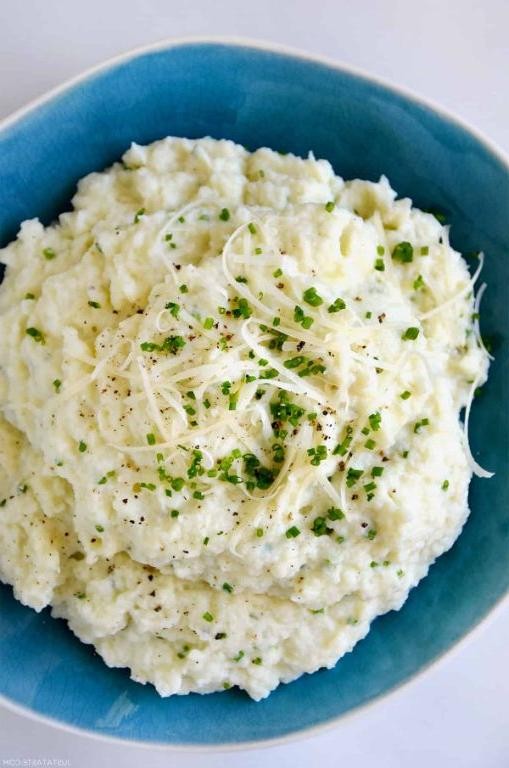 Cheesy Cauliflower Mash with Chives
