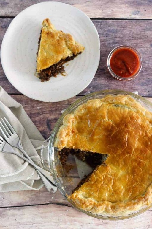Cheesy Mincemeat Pie with Cheddar Crust