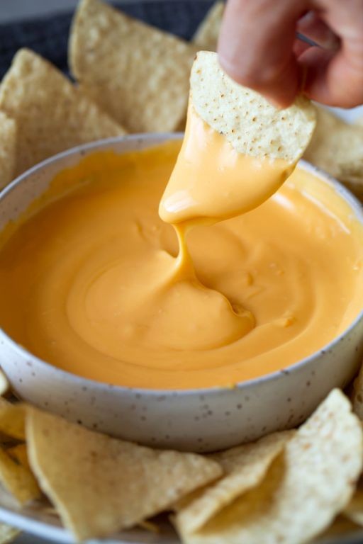 Cheesy Queso Dip