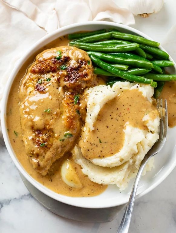 Chicken Breast with Garlic Mashed Potatoes