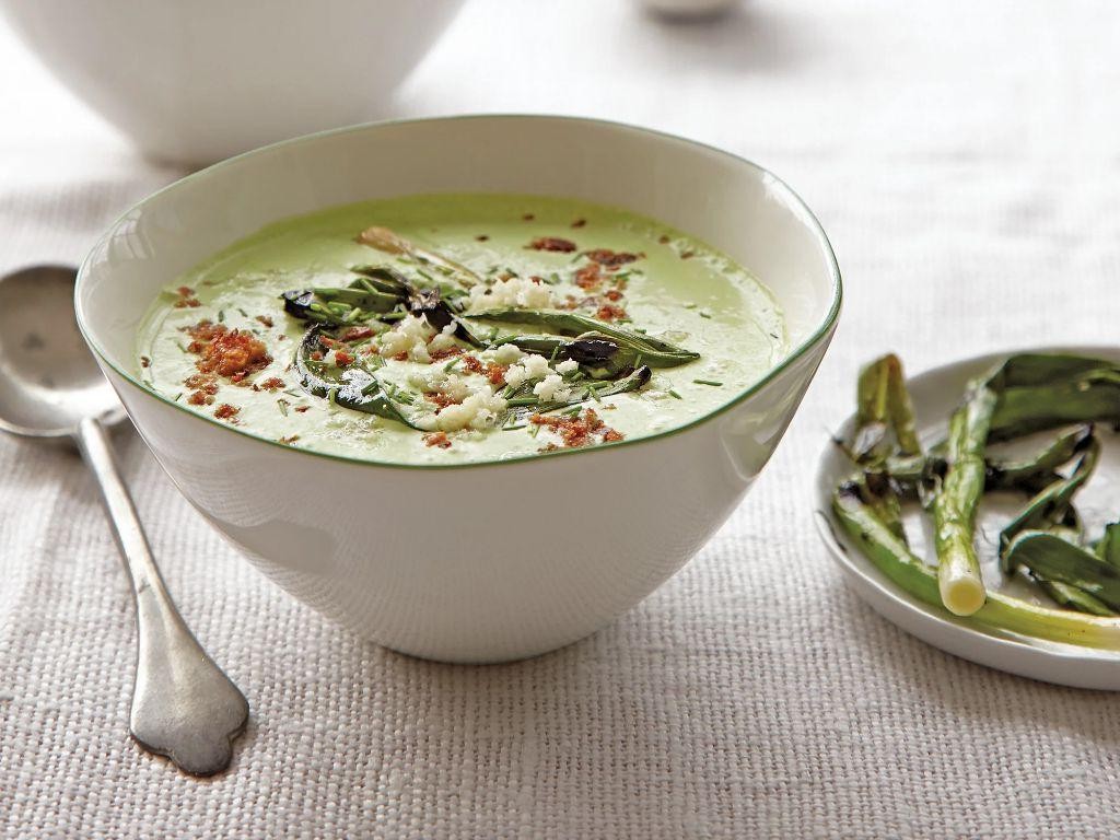 Chilled Spinach and Yogurt Soup