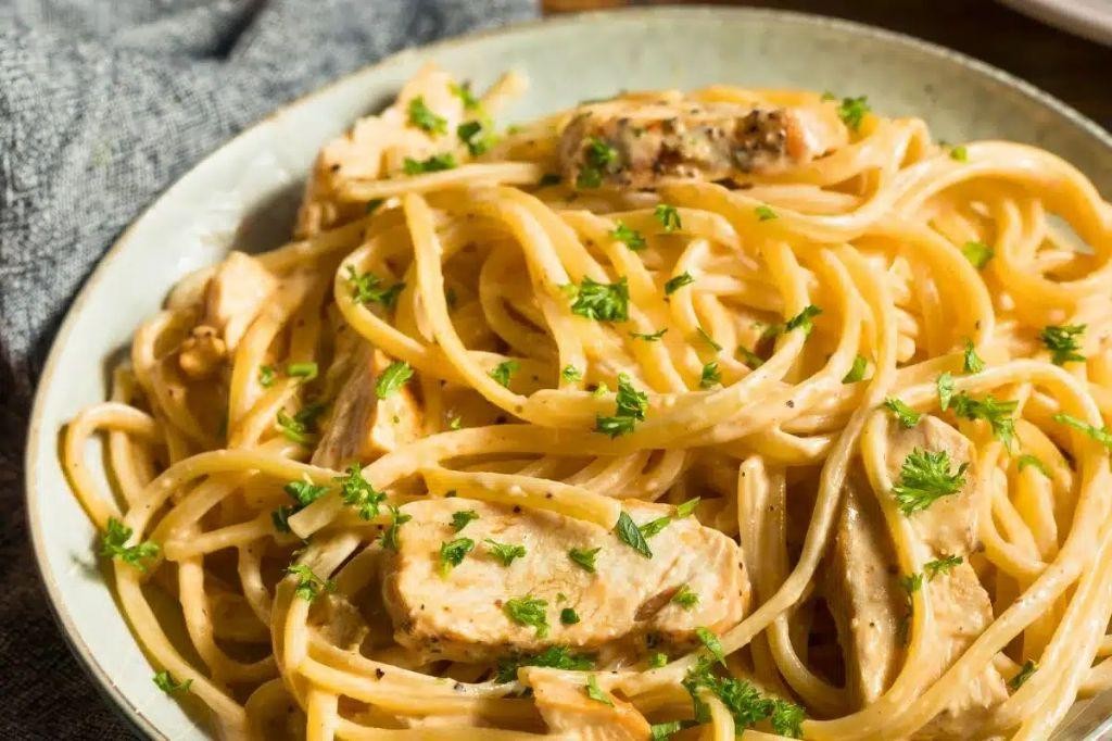 Classic Ragu Alfredo Pasta