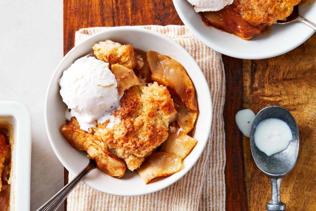 Classic Southern Apple Cobbler