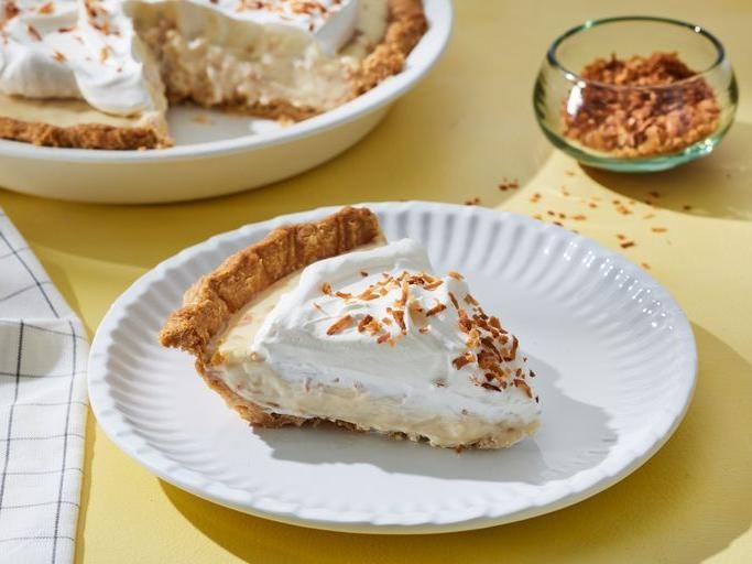 Coconut Milk Coconut Cream Pie with Whipped Topping