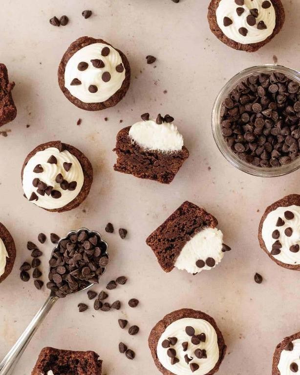 Cookies and cream mini brownie bites