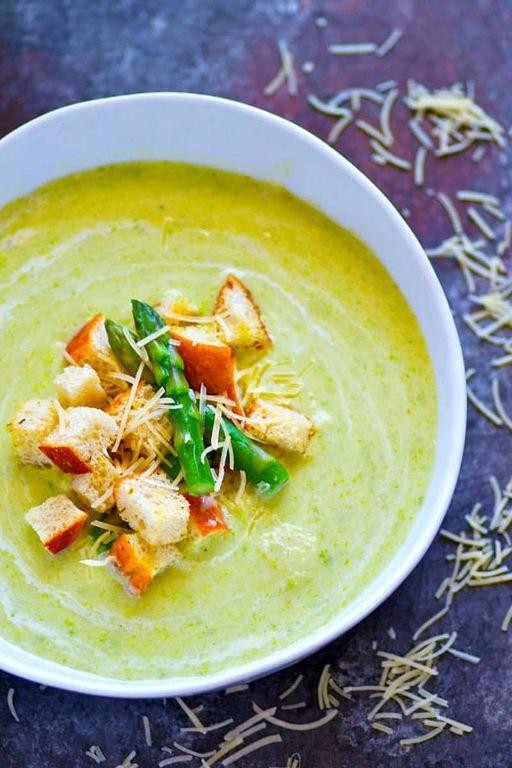 Creamy Asparagus Soup with Croutons