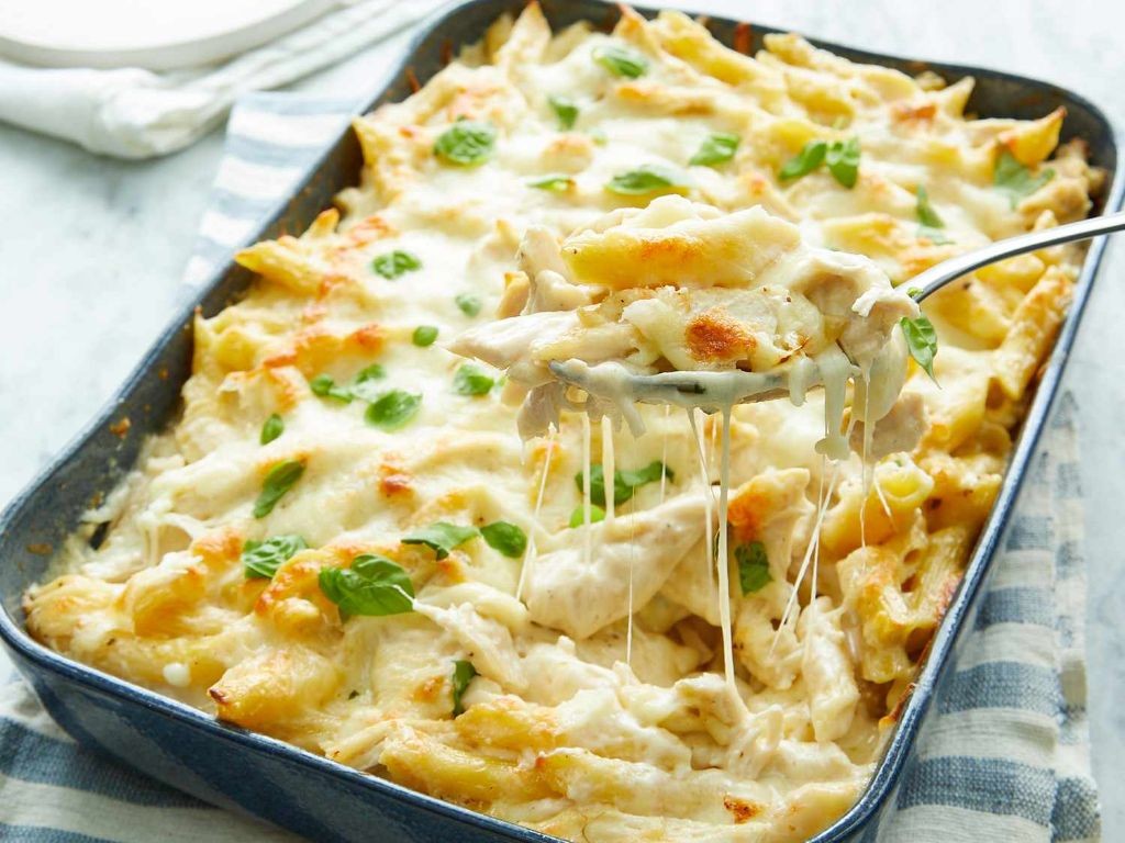 Creamy Chicken Alfredo Bake