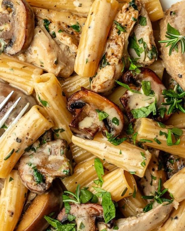 Creamy Chicken and Mushroom Pasta