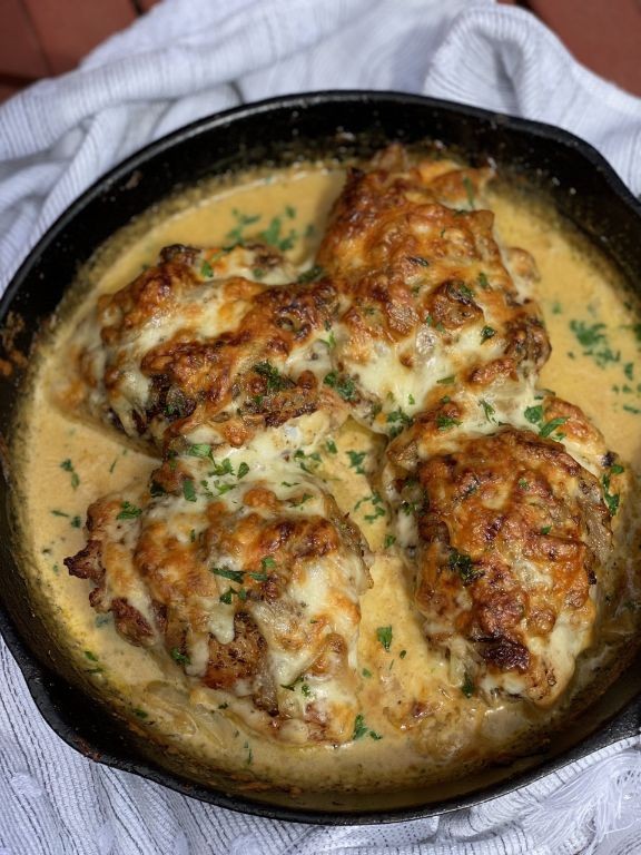 Creamy French Onion Chicken Thighs