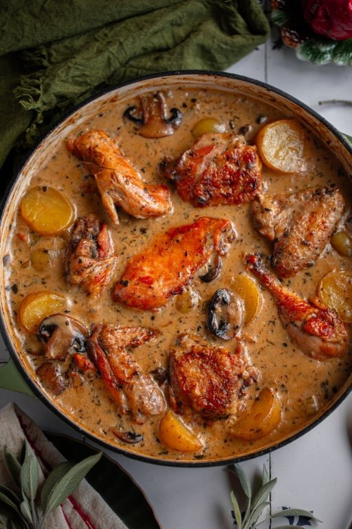 Creamy Herb and White Wine Chicken Thighs