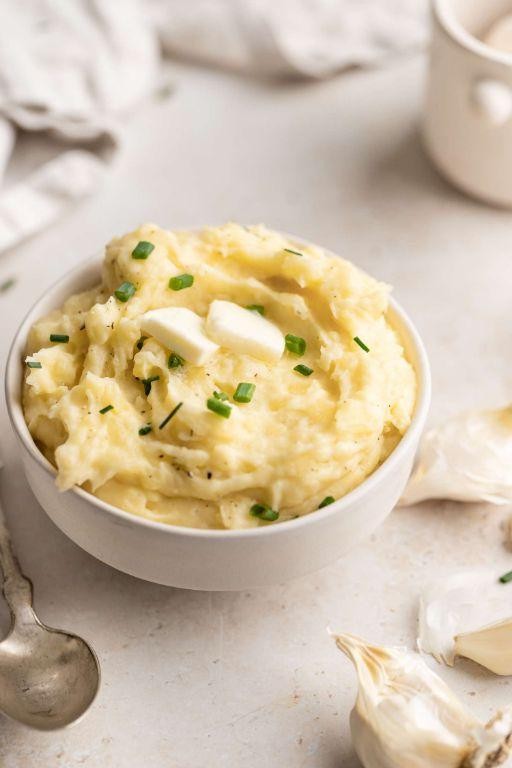 Creamy Mashed Potatoes with Garlic