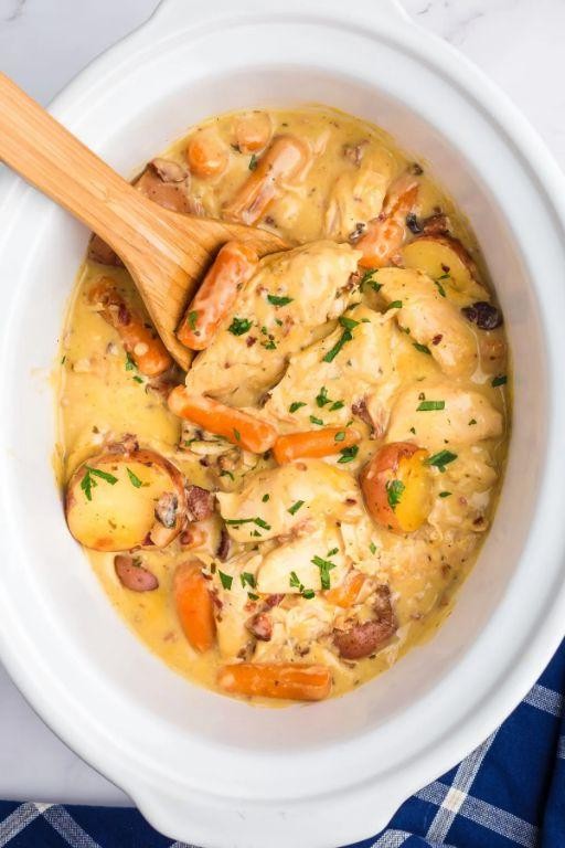 Creamy Ranch Chicken and Potato Soup