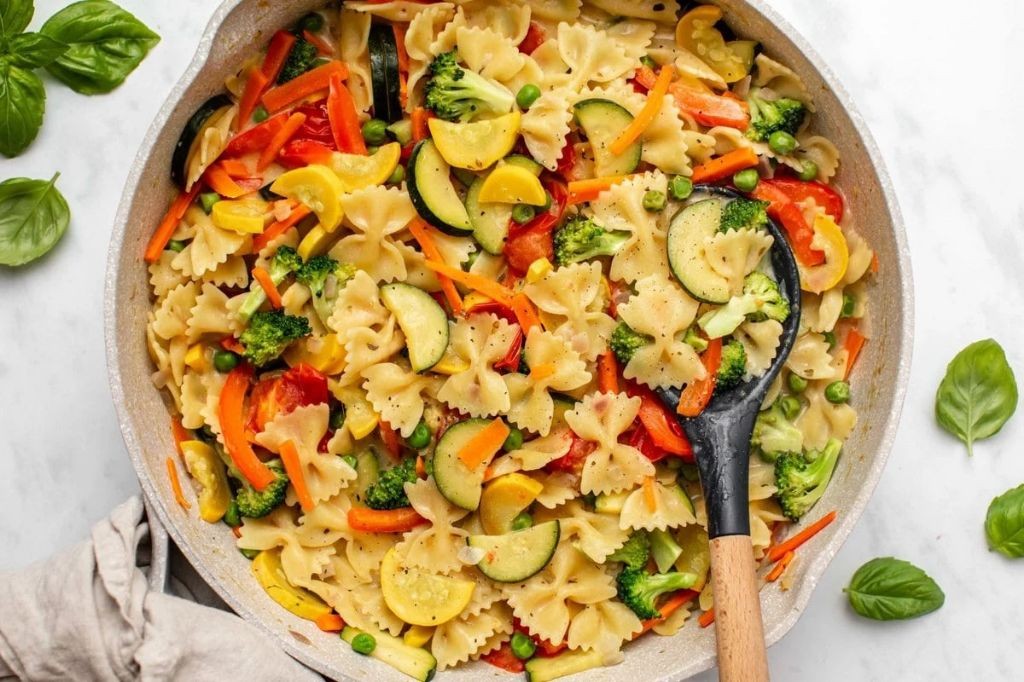 Creamy Vegan One Pot Pasta Primavera