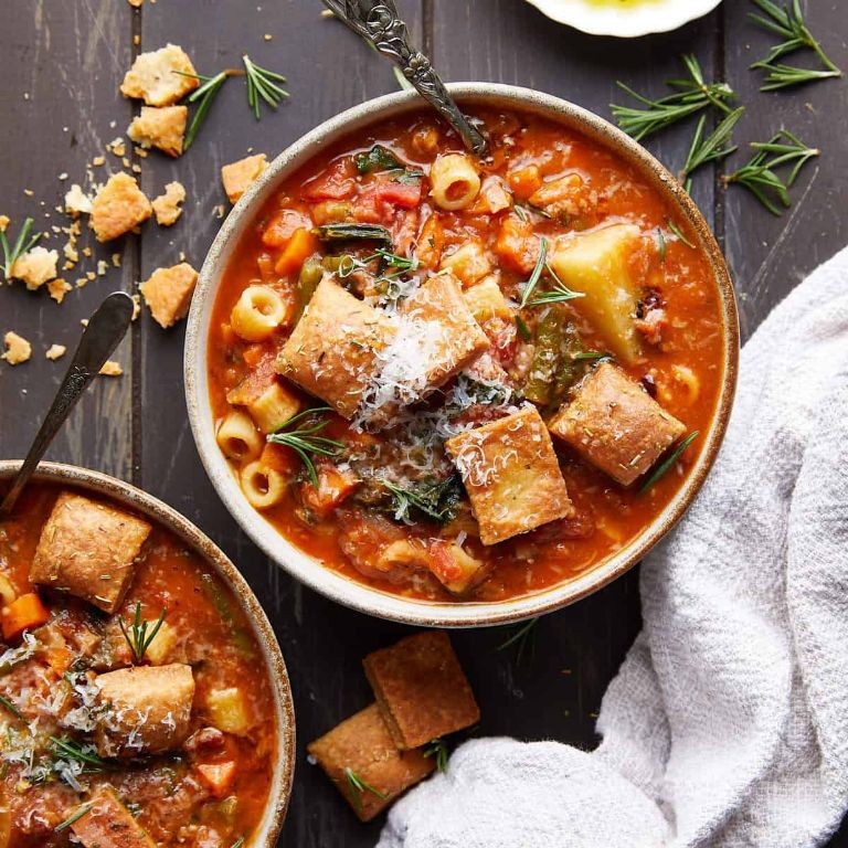 Dutch Oven Minestrone Soup