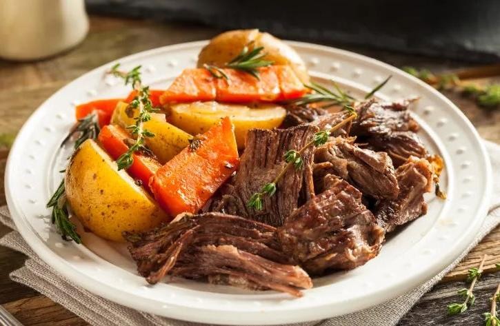 Elk Roast with Roasted Potatoes and Carrots