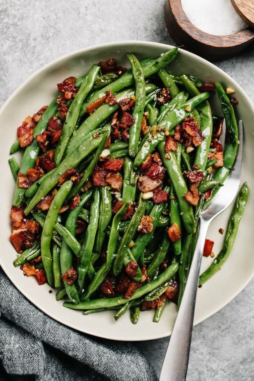 Garlic Butter Green Beans with Crispy Bacon