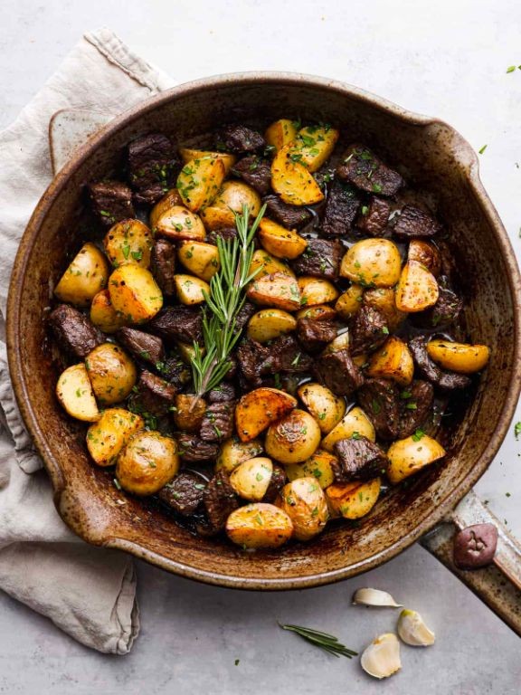 Garlic Butter Herb Steak Bites