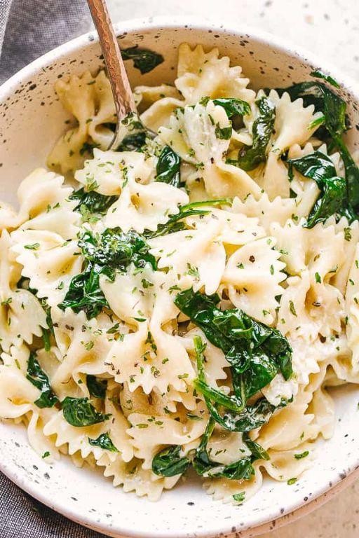 Garlic Butter Pasta with Spinach