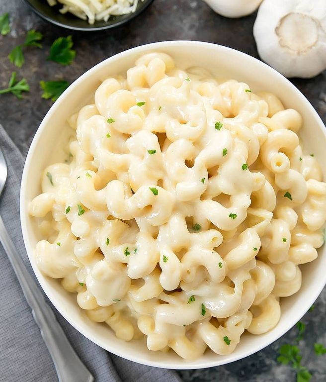 Garlic Parmesan Baked Macaroni and Cheese