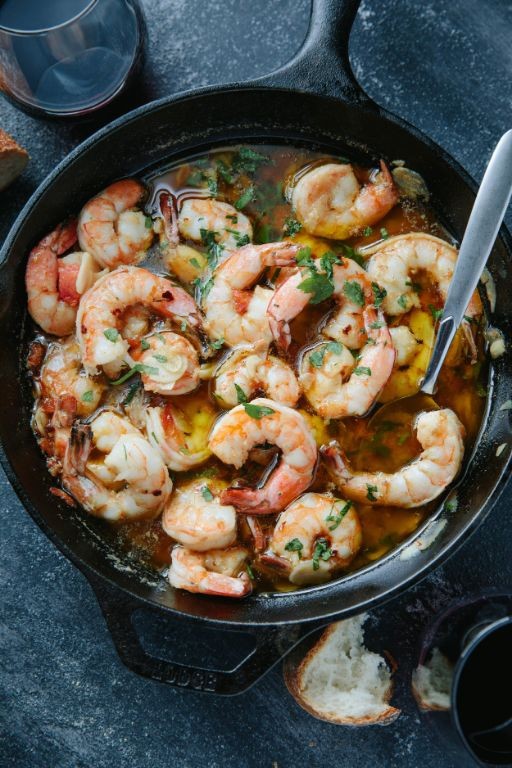 Garlic shrimp with olive oil and chili