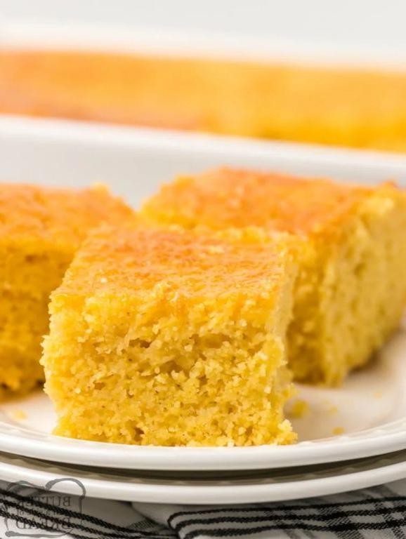 Golden Crisco Cornbread