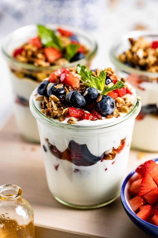Greek Yogurt Parfait with Fresh Berries