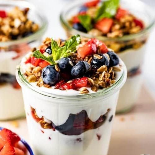 Greek Yogurt Parfait with Granola