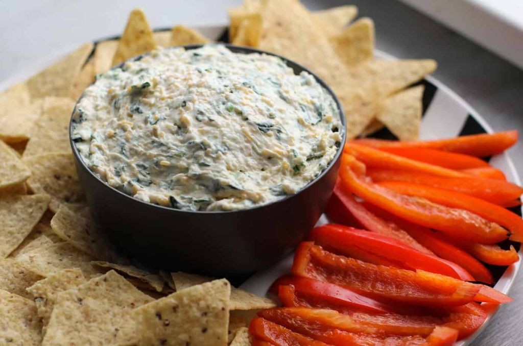 Greek Yogurt and Spinach Tortilla Chip Dip
