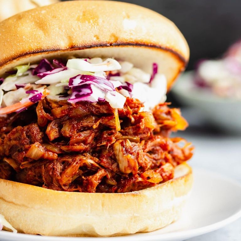Jackfruit Pulled Pork Sandwiches