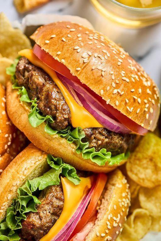 Juicy Grilled Burgers with Cheese