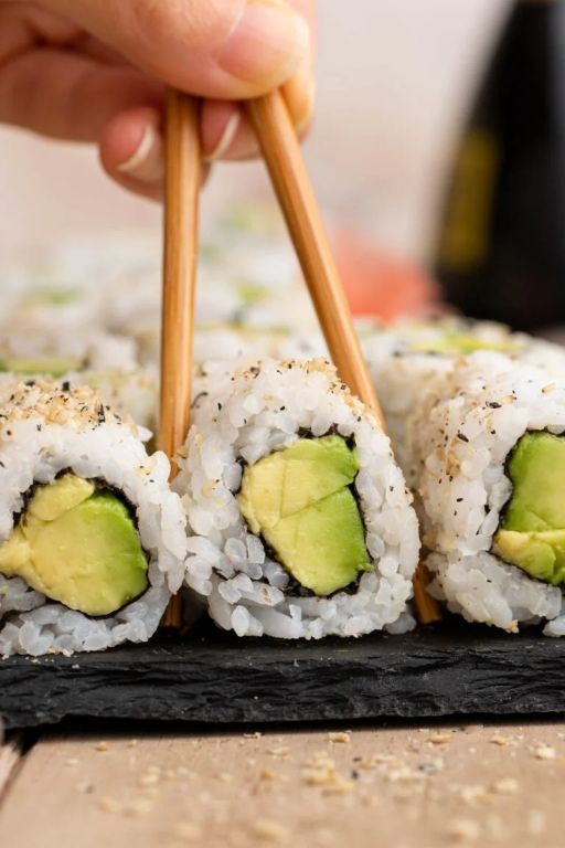 Kelp and Avocado Sushi Rolls