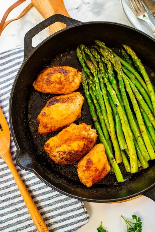 Keto Asparagus and Chicken Skillet